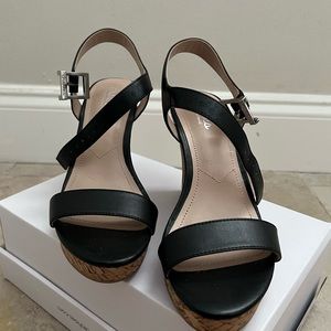 Charles Wedge Black Heel sz. 7